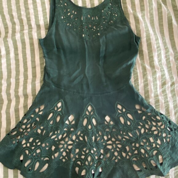 XS Anthropologie laser cut forest green peplum top - Picture 2 of 4